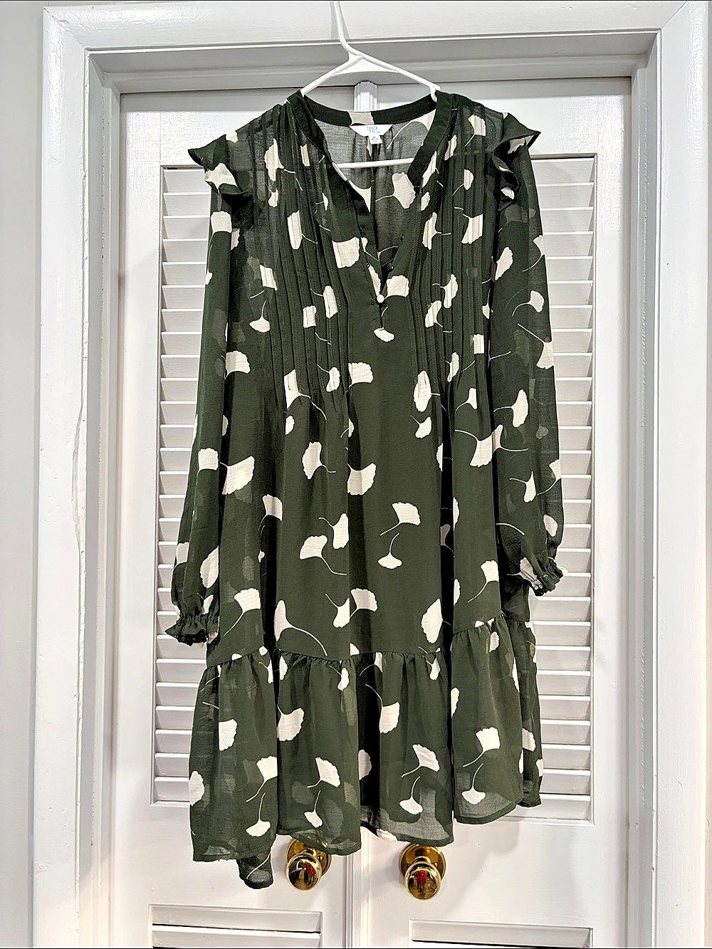 Time and Tru Women's Floral Mini Dress in Green & Cream Size Medium Like New